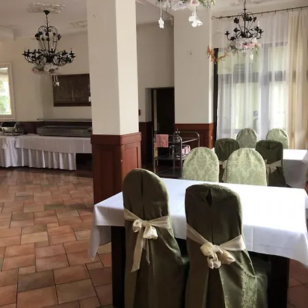Adria ゲストハウス Bieruń Nowy